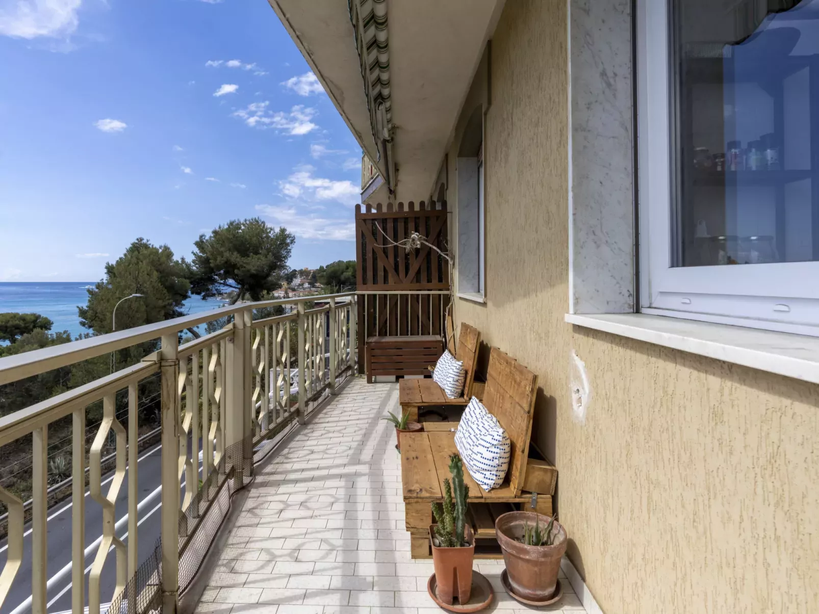 La Fortezza-Outside