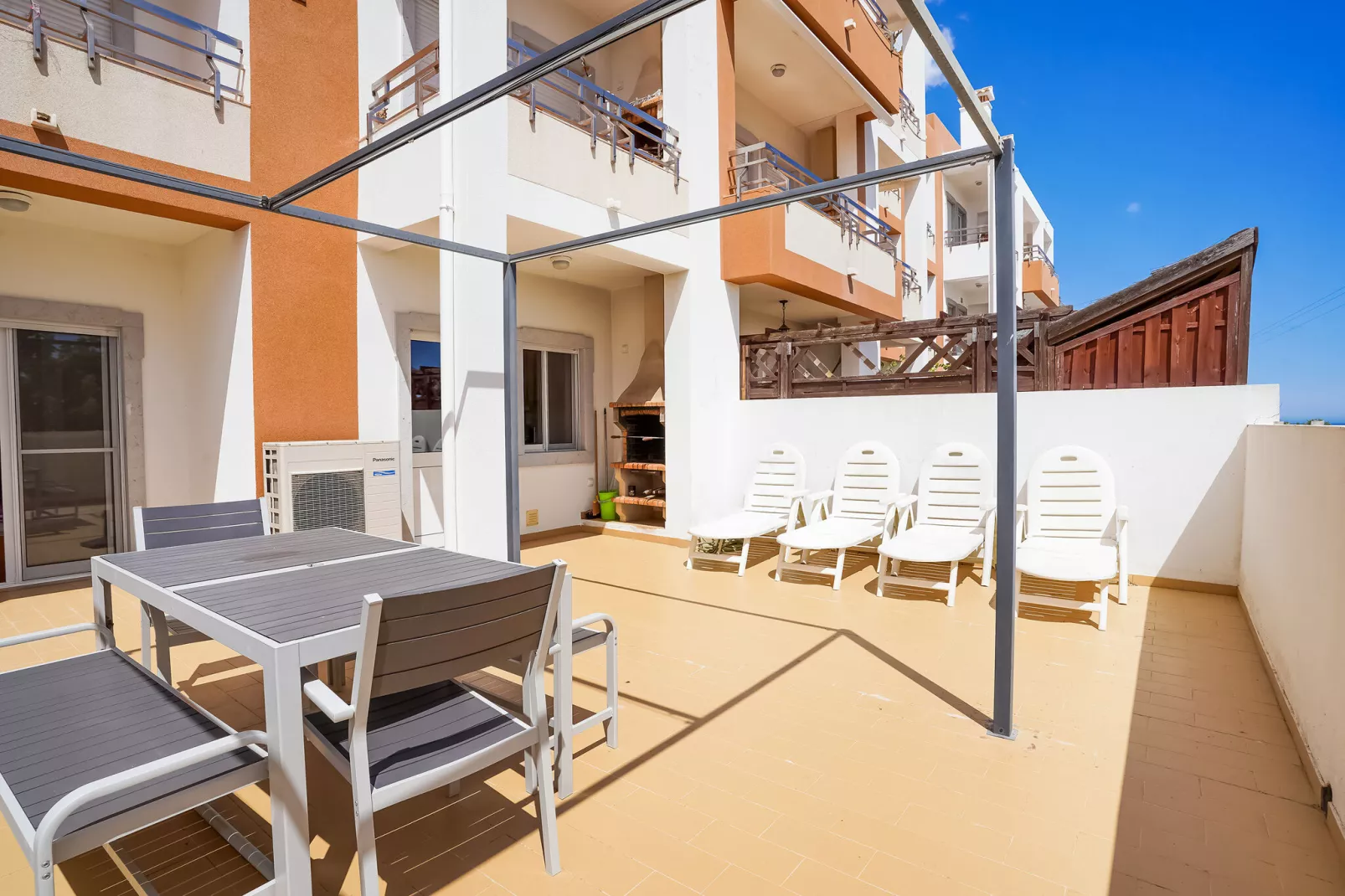 Caracol-Terrace balcony