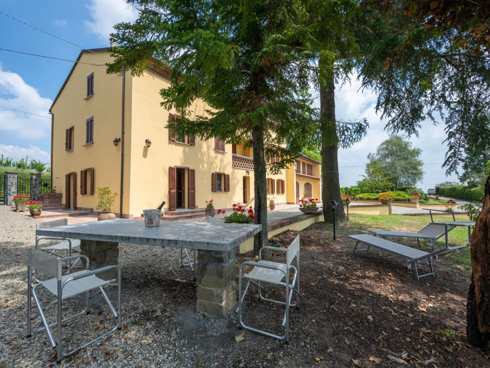Ca' Breia-Outside