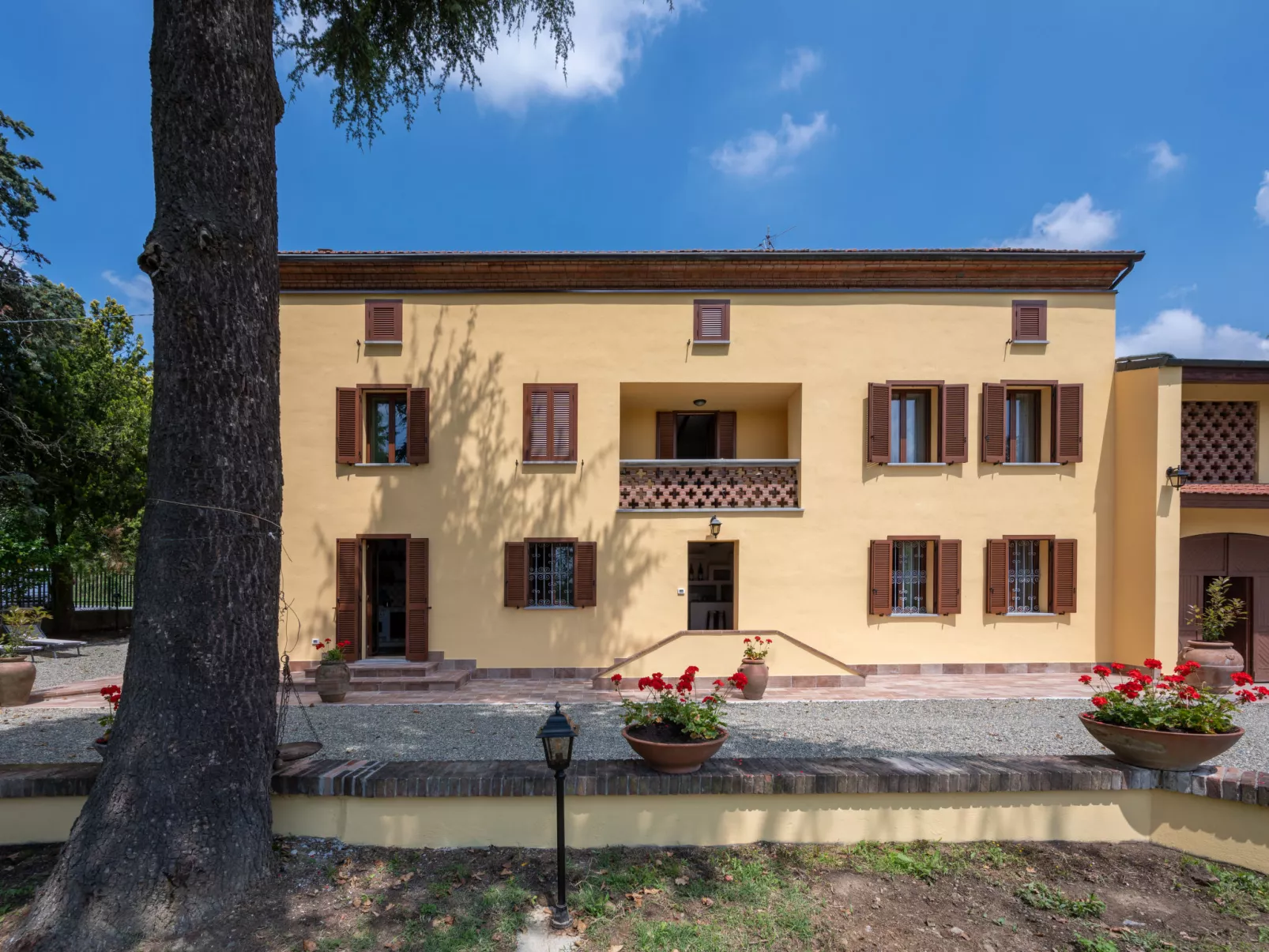 Ca' Breia-Outside