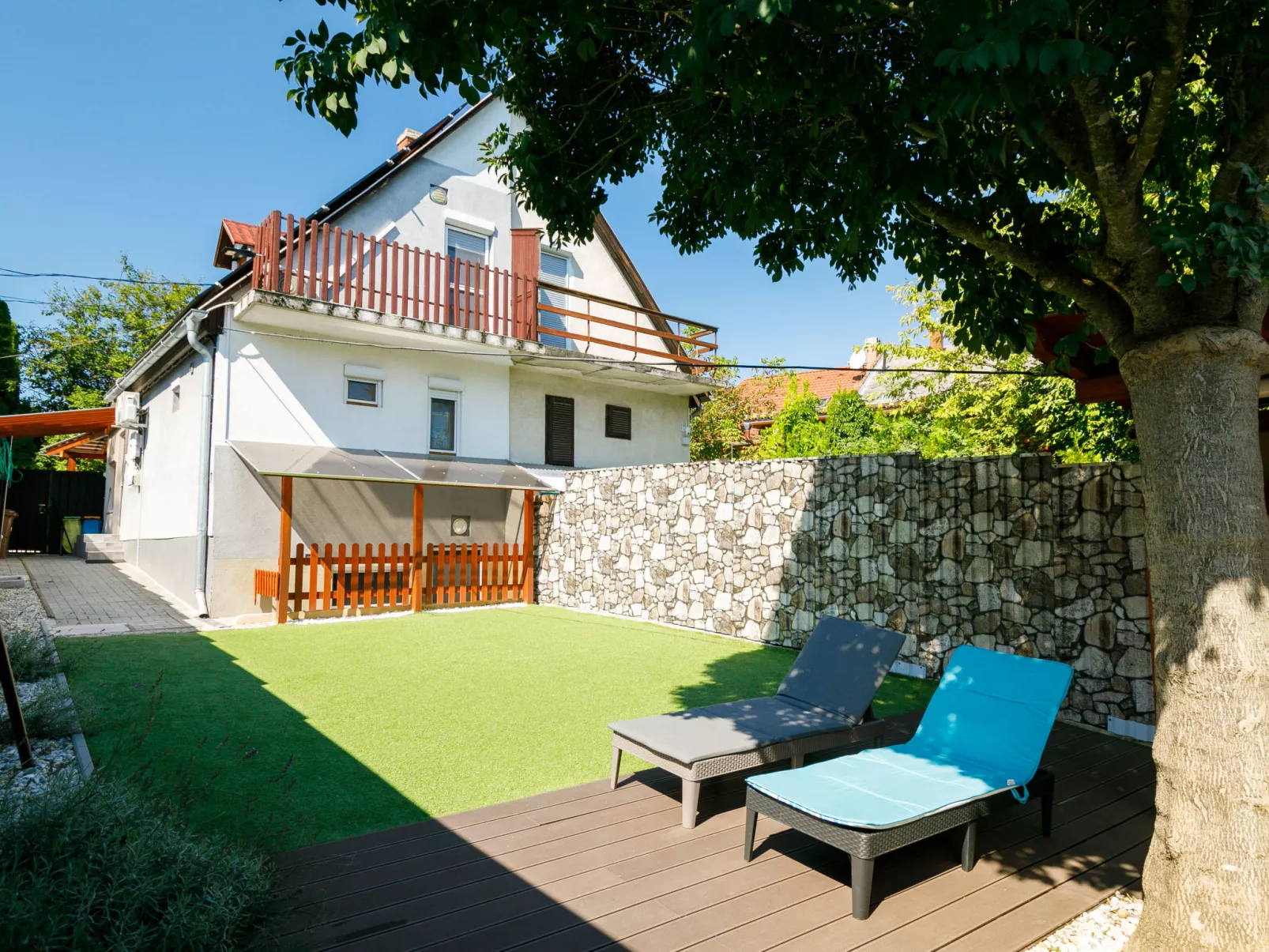 Particia-Outside