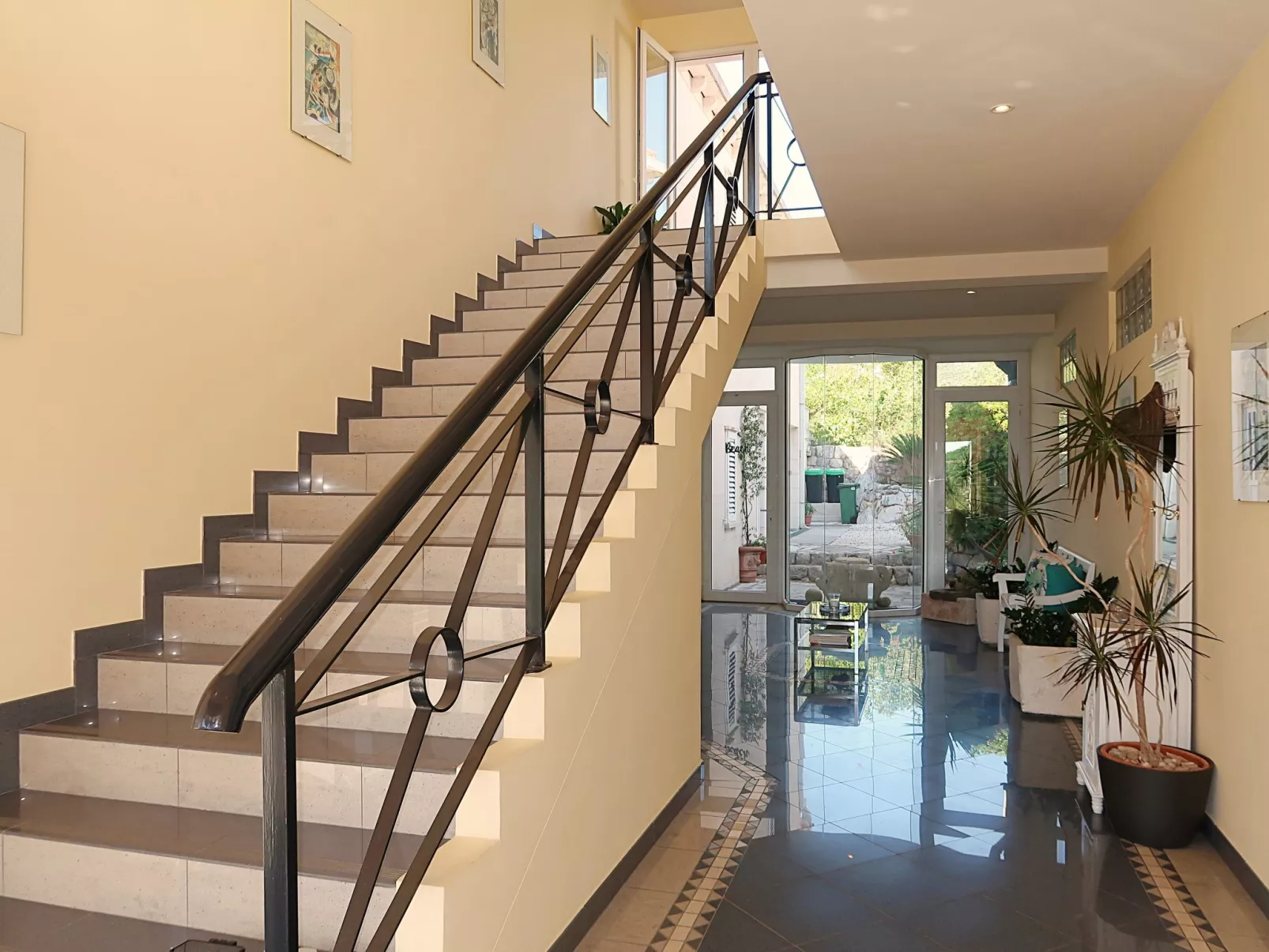 Waterfront Oasis-Inside