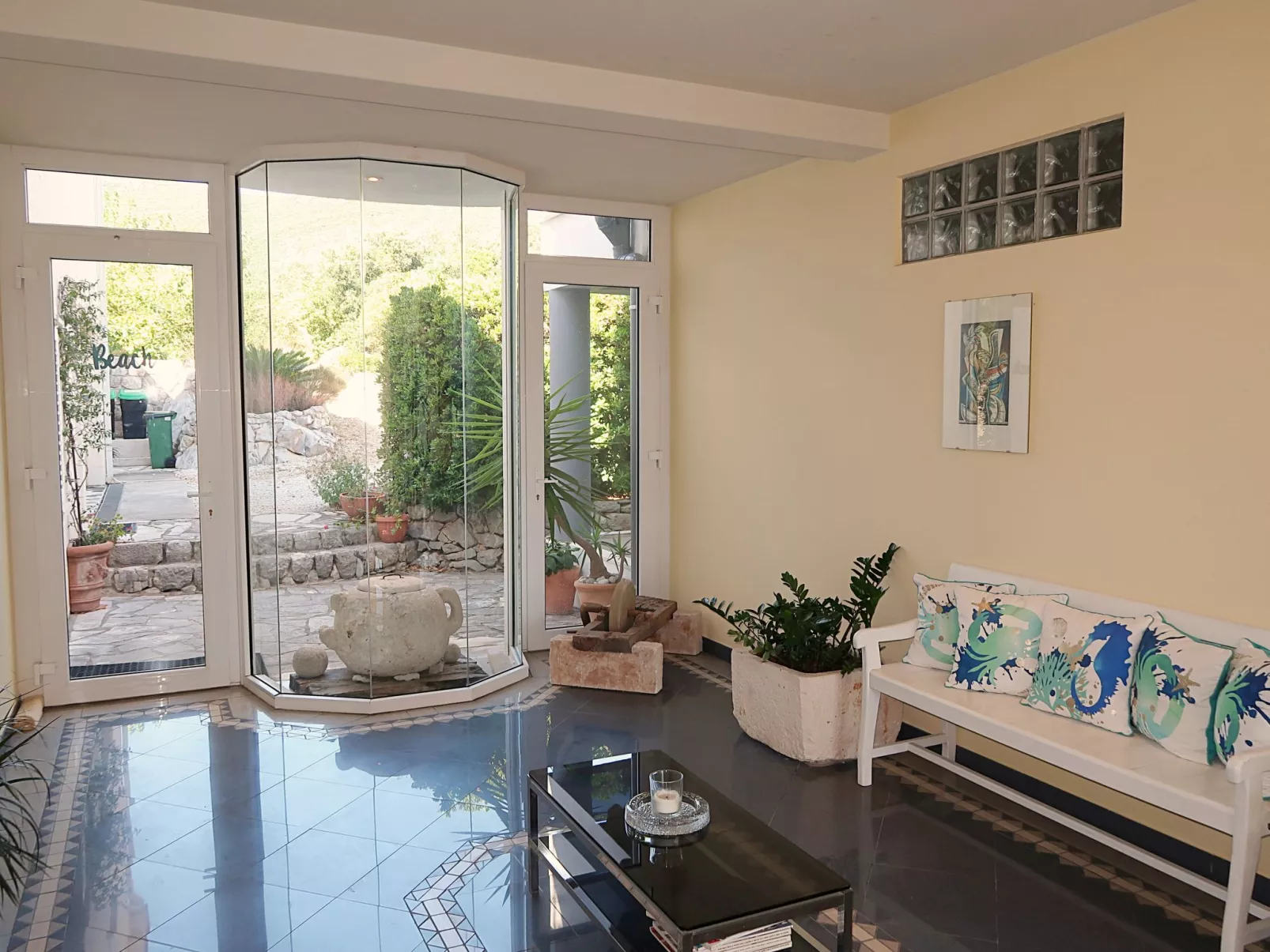 Waterfront Oasis-Inside