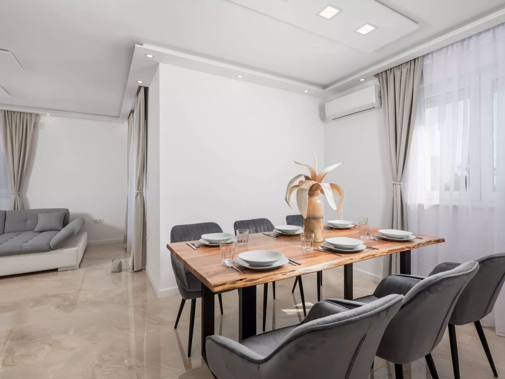 Villa Lea-Inside