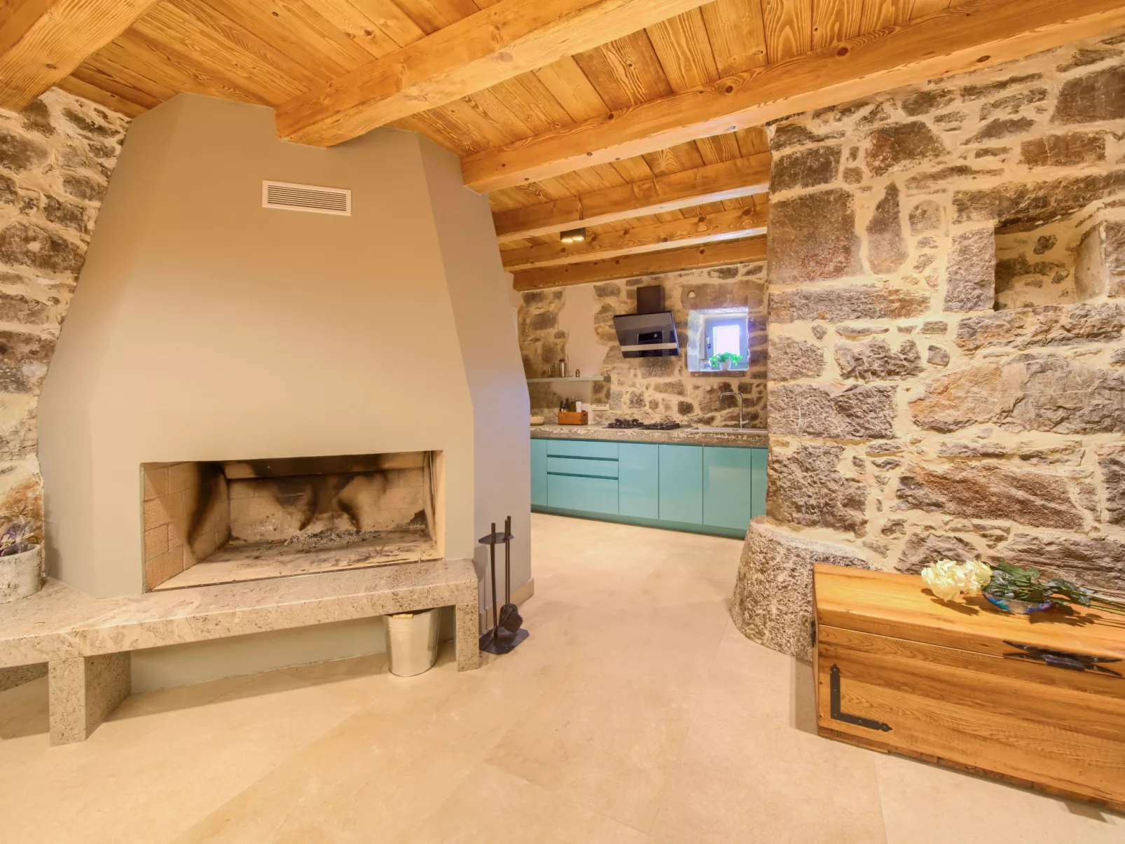 Jerini Estate-Inside