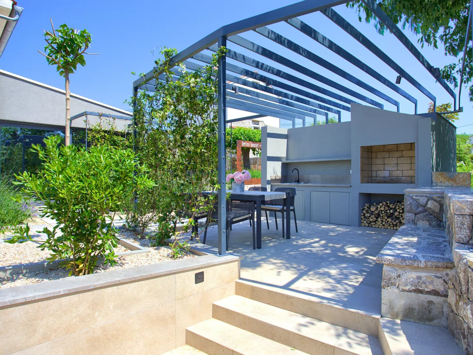 Jerini Estate-Outside