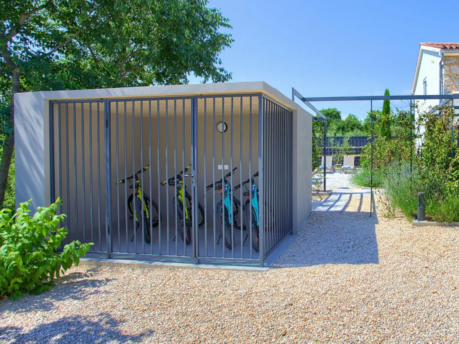 Jerini Estate-Outside