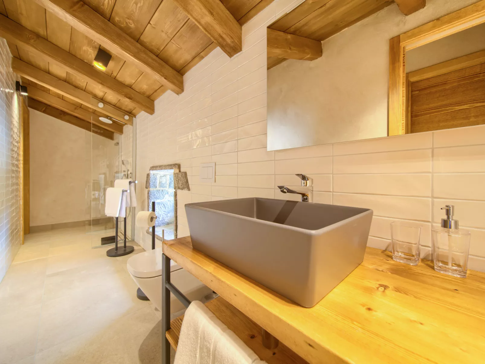 Jerini Estate-Inside