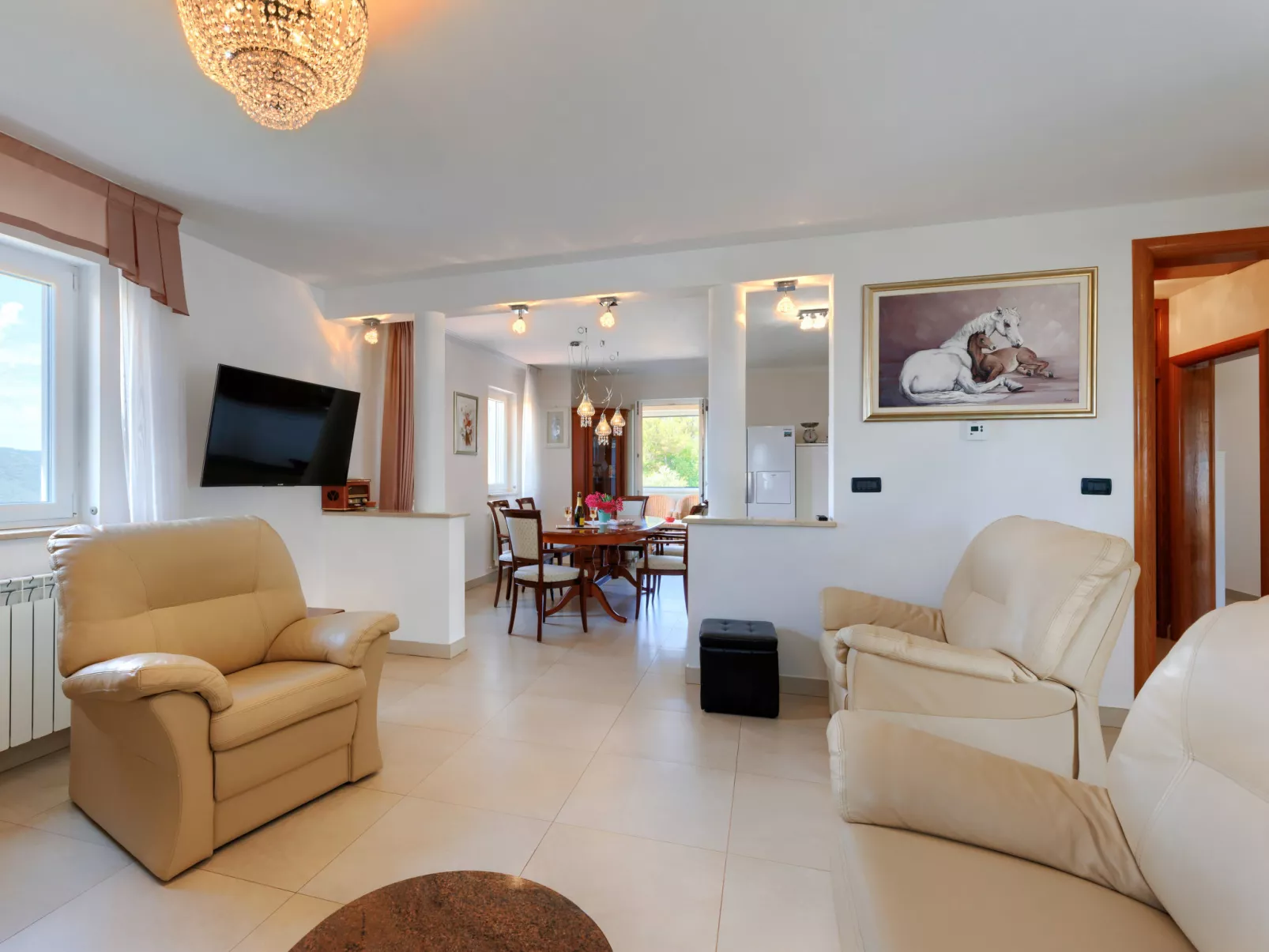 Villa Dina-Dedans