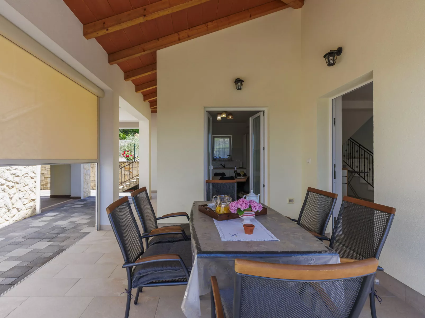 Villa Camellia-Drinnen