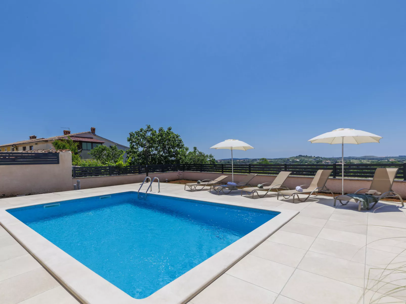 Villa Dora-Dehors