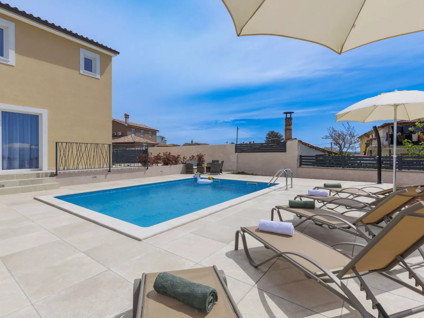 Villa Dora-Dehors