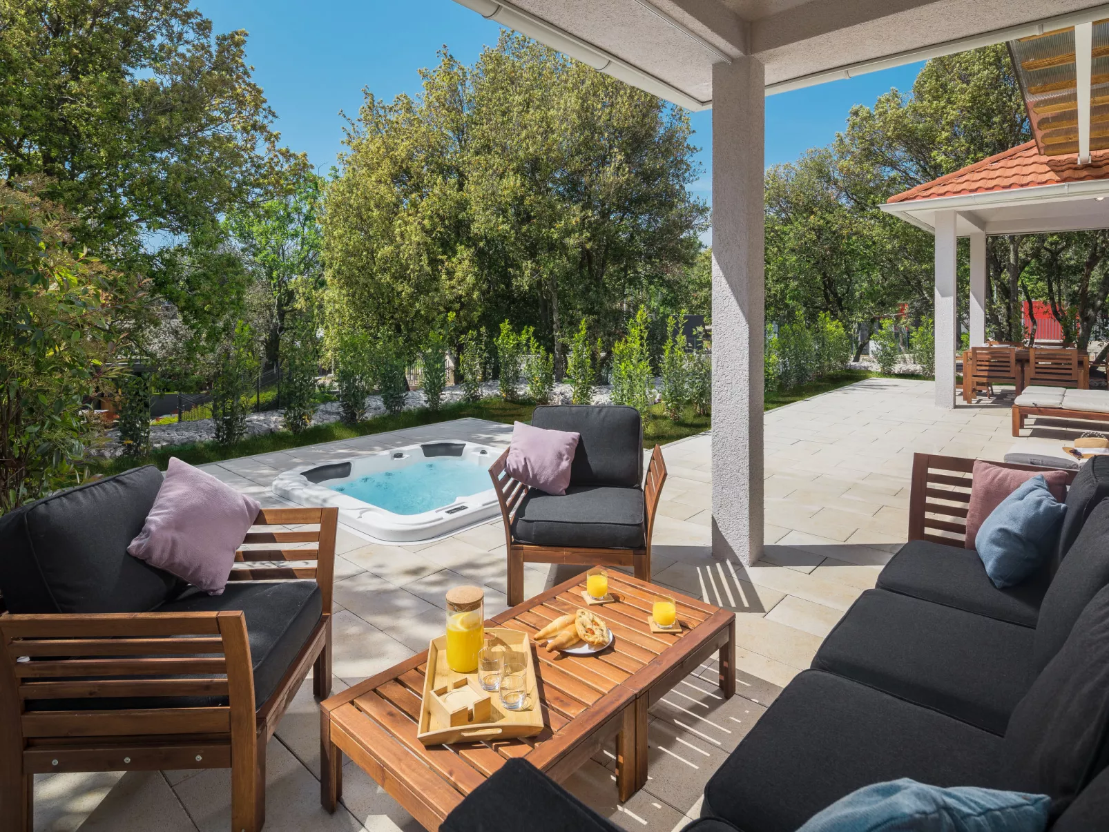 Luxury Bay Villa with private hot tub-Draußen
