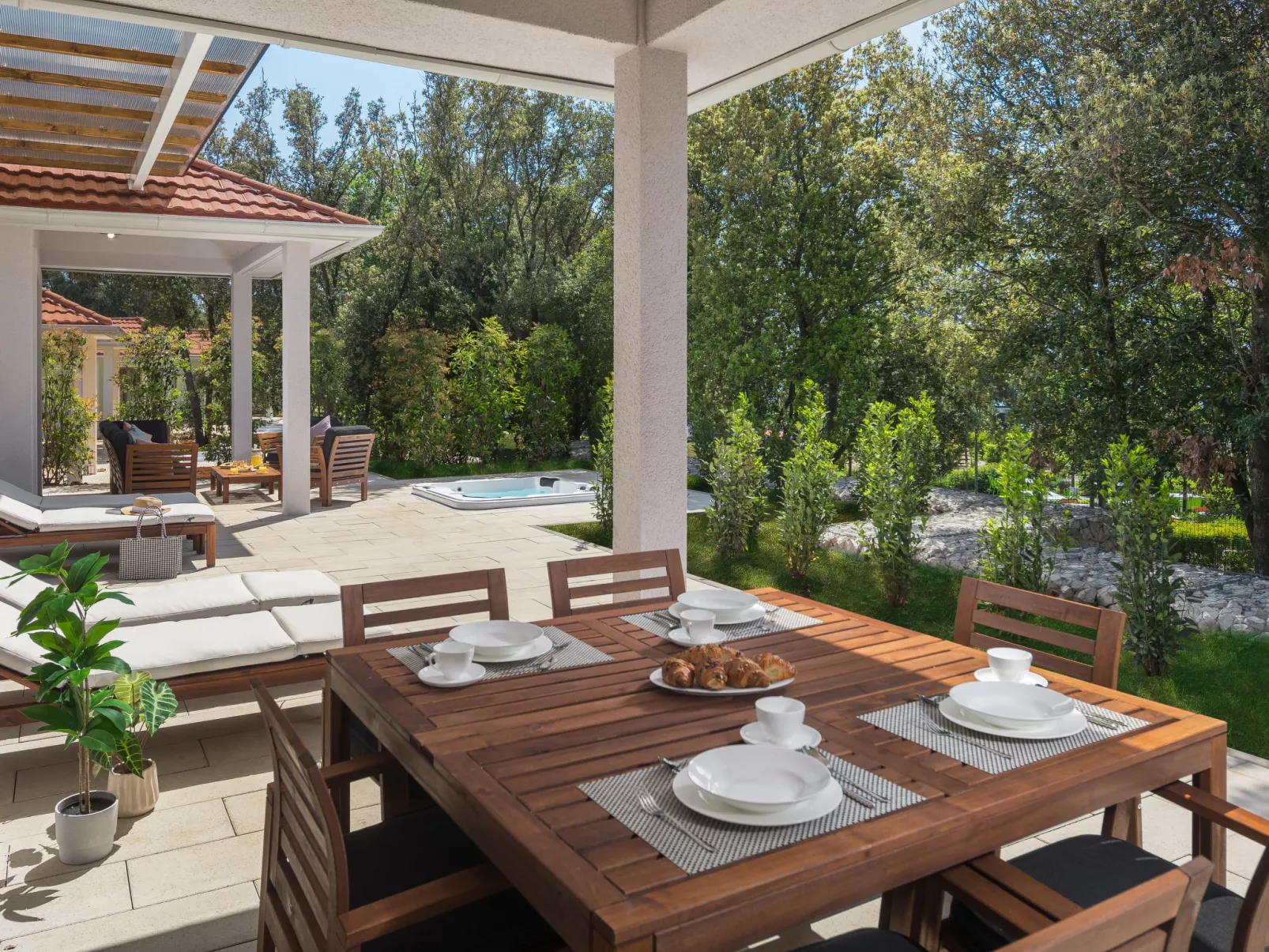 Luxury Bay Villa with private hot tub-Draußen