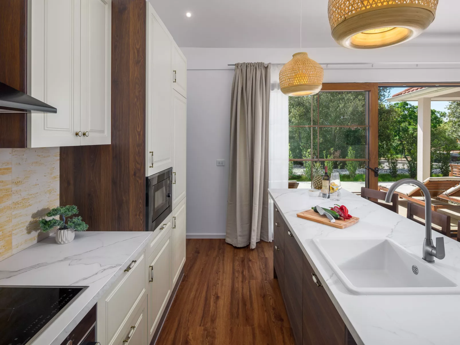 Luxury Bay Villa with private hot tub-Dehors