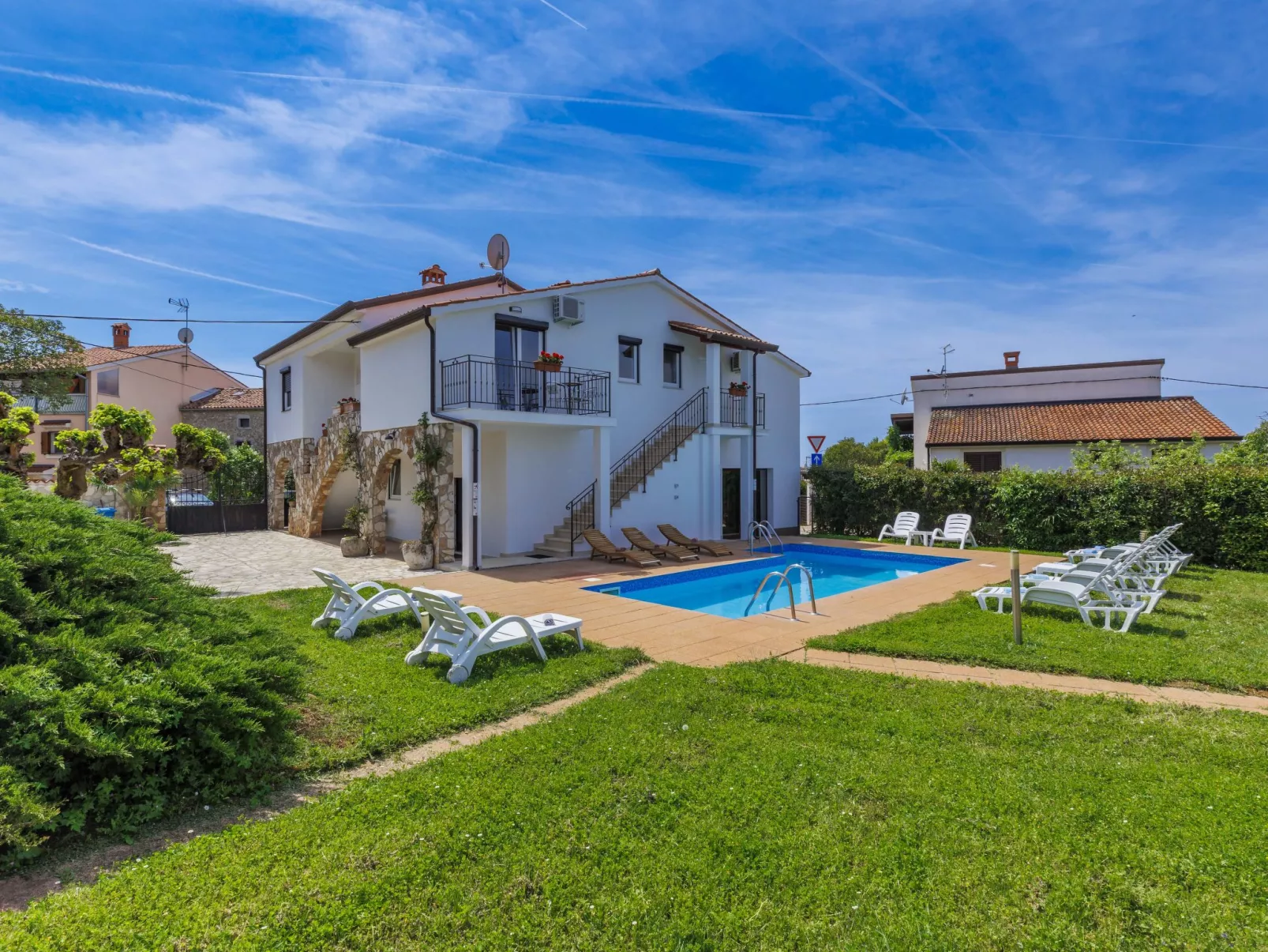 Villa Moj Mir-Outside