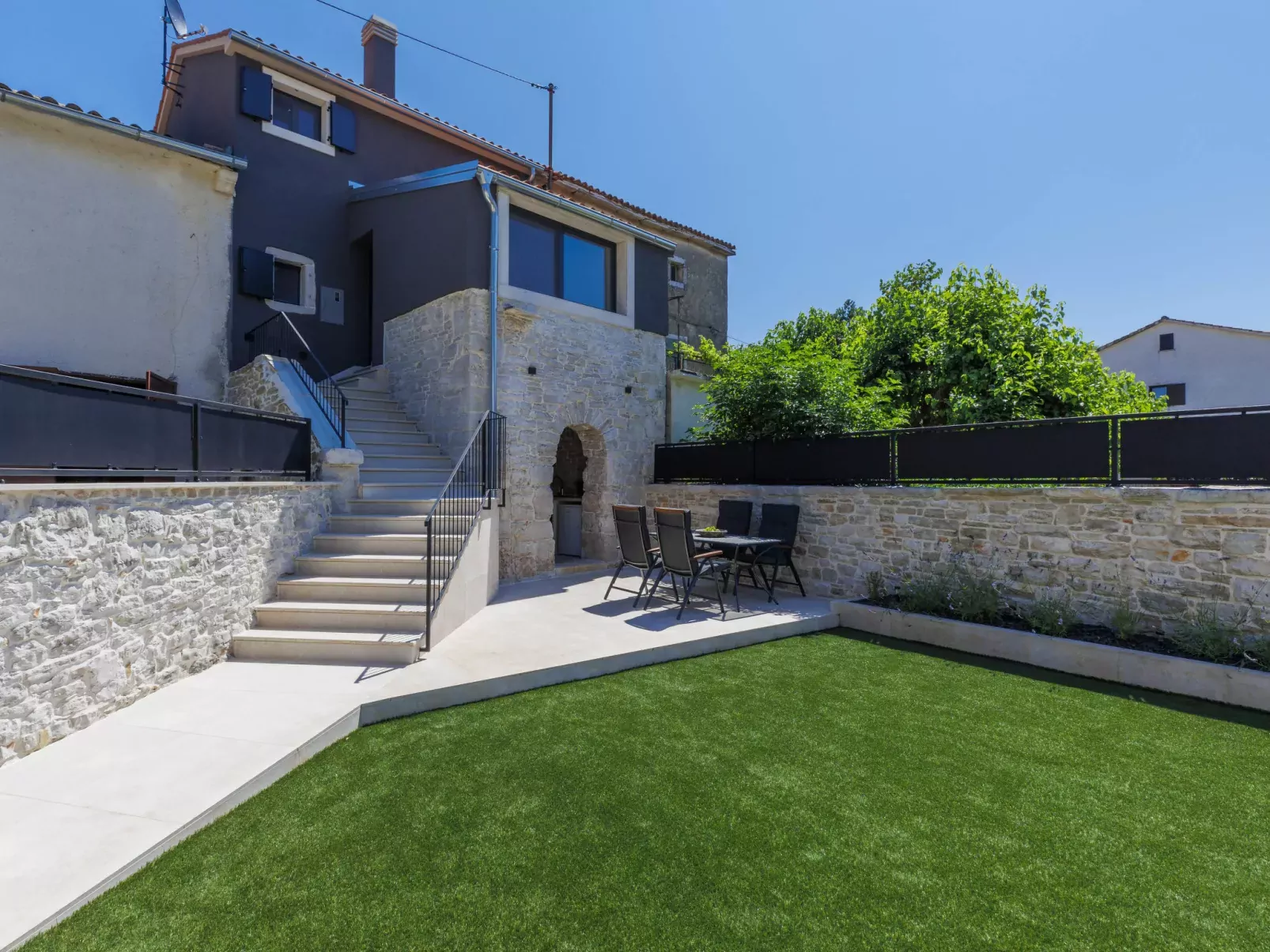 Villa Luca-Outside
