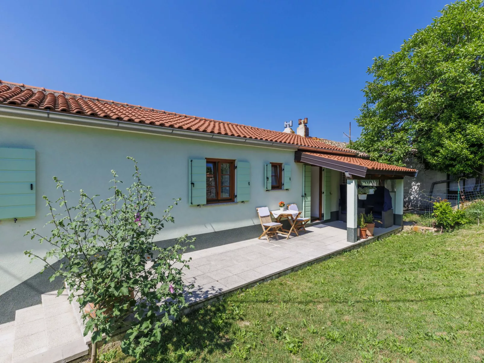 Villa Nicolara-Outside