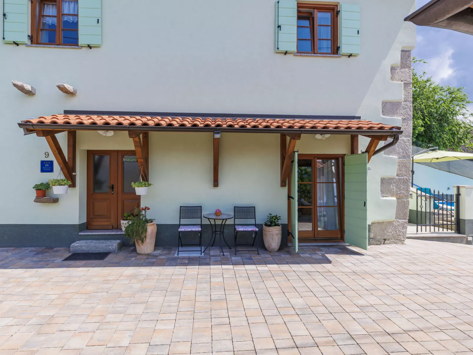 Villa Nicolara-Outside