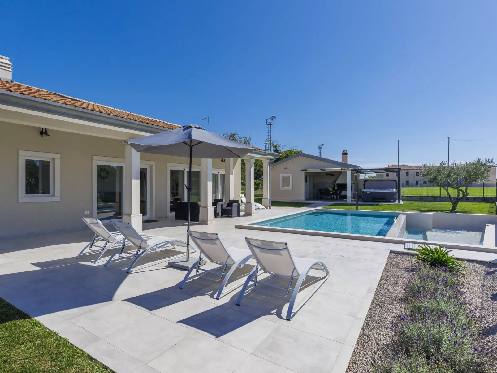 Villa Civitan-Outside