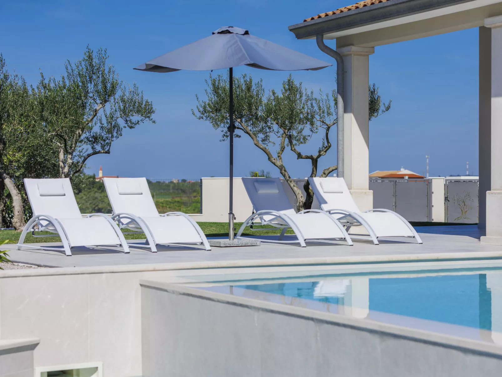 Villa Civitan-Outside