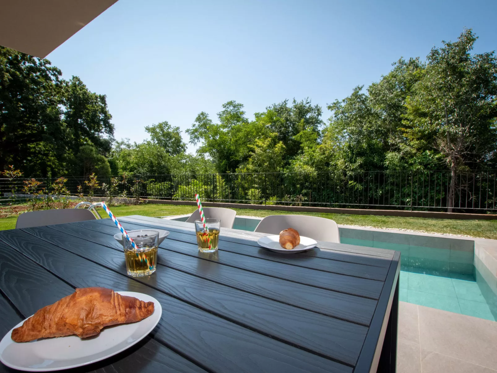 Villa Querchus-Outside