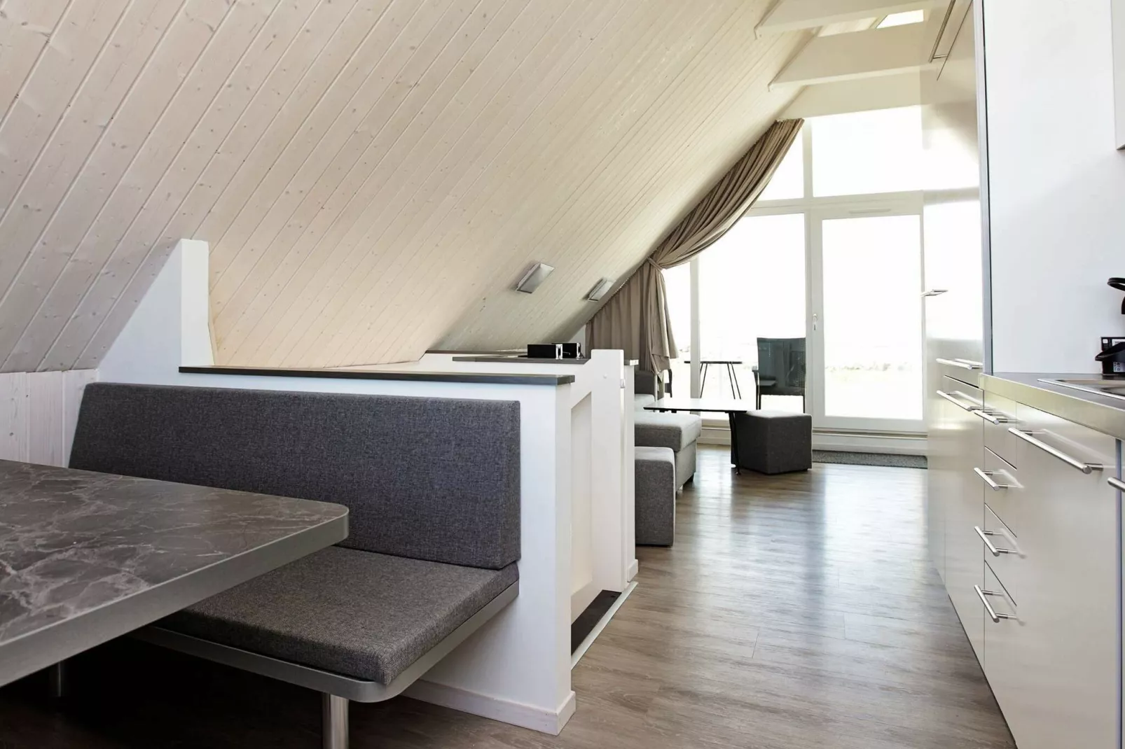 MERKUR 35+33 S DHH 1.RH.-Intérieur