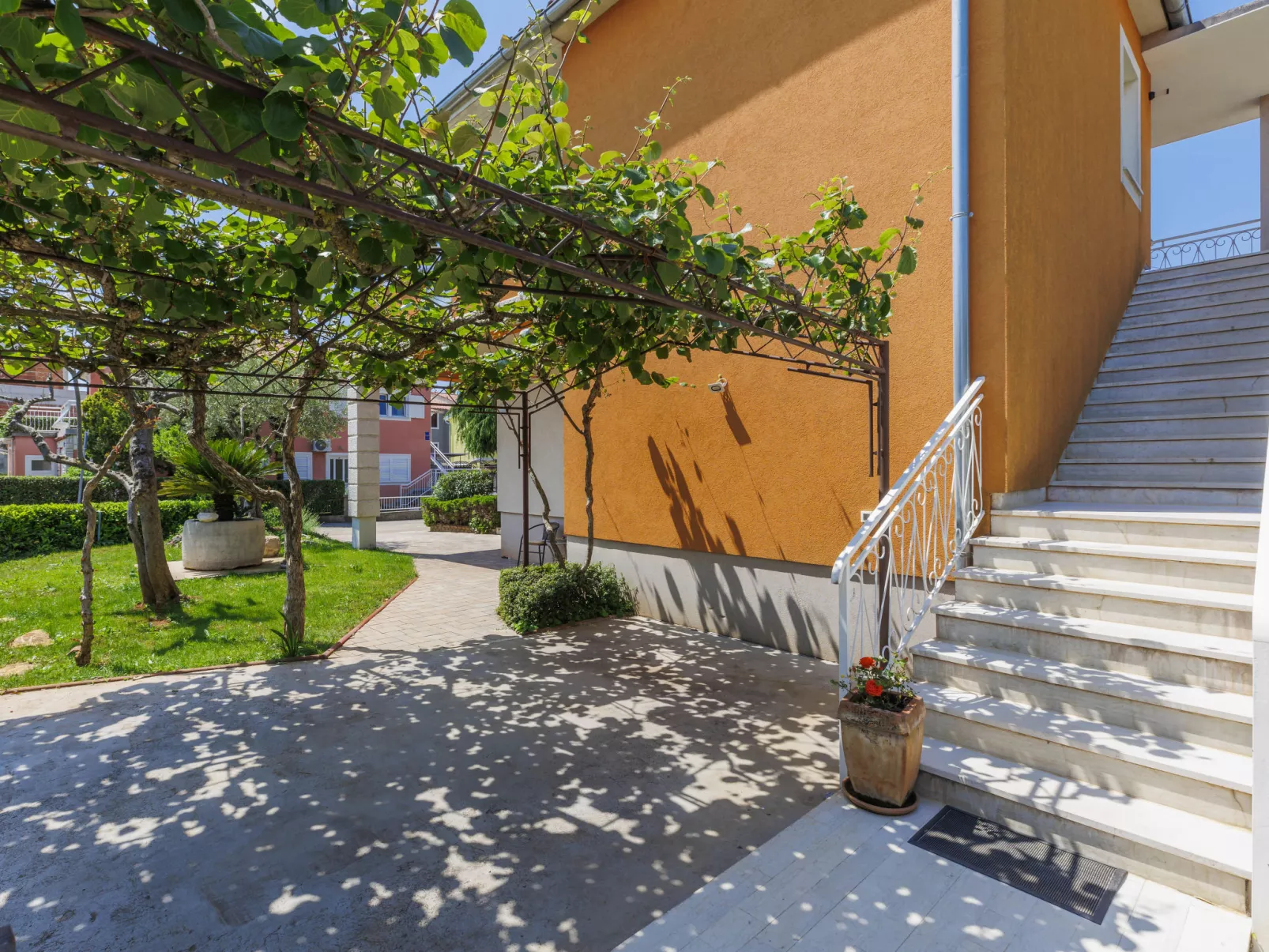 Villa Alba-Outside