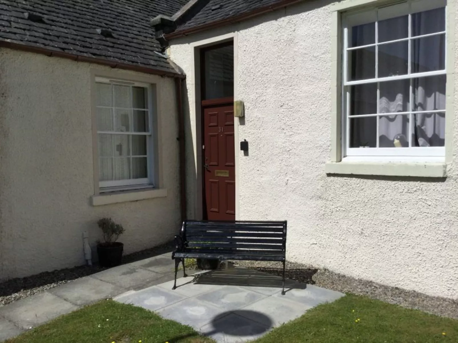 Old Edinburgh Cottage-Outside