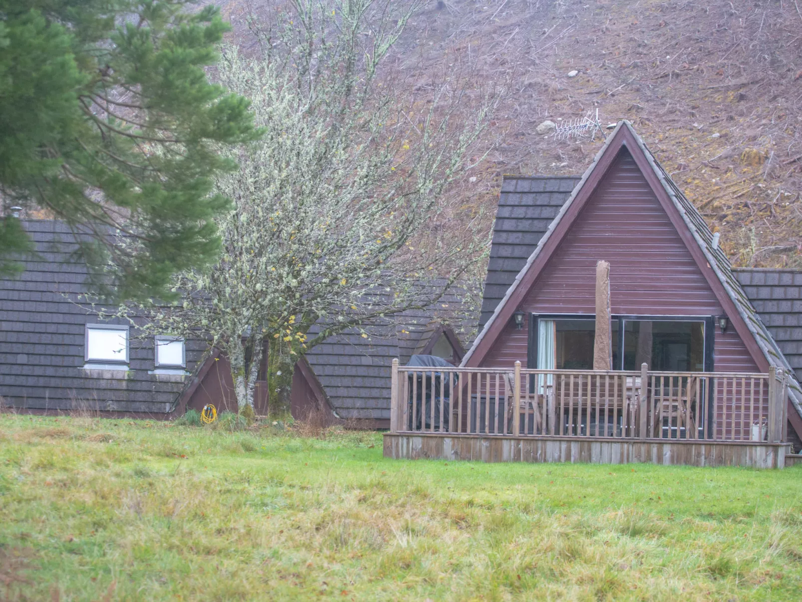 Ardlui Lodge-Outside