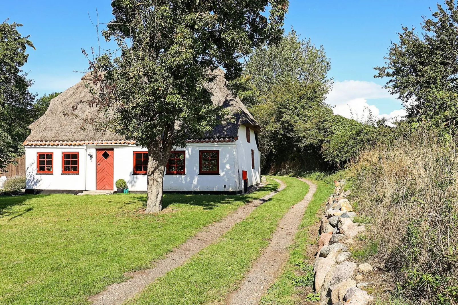 Charmantes renoviertes Ferienhaus -- By Traum Ferienwohnungen-Aussicht