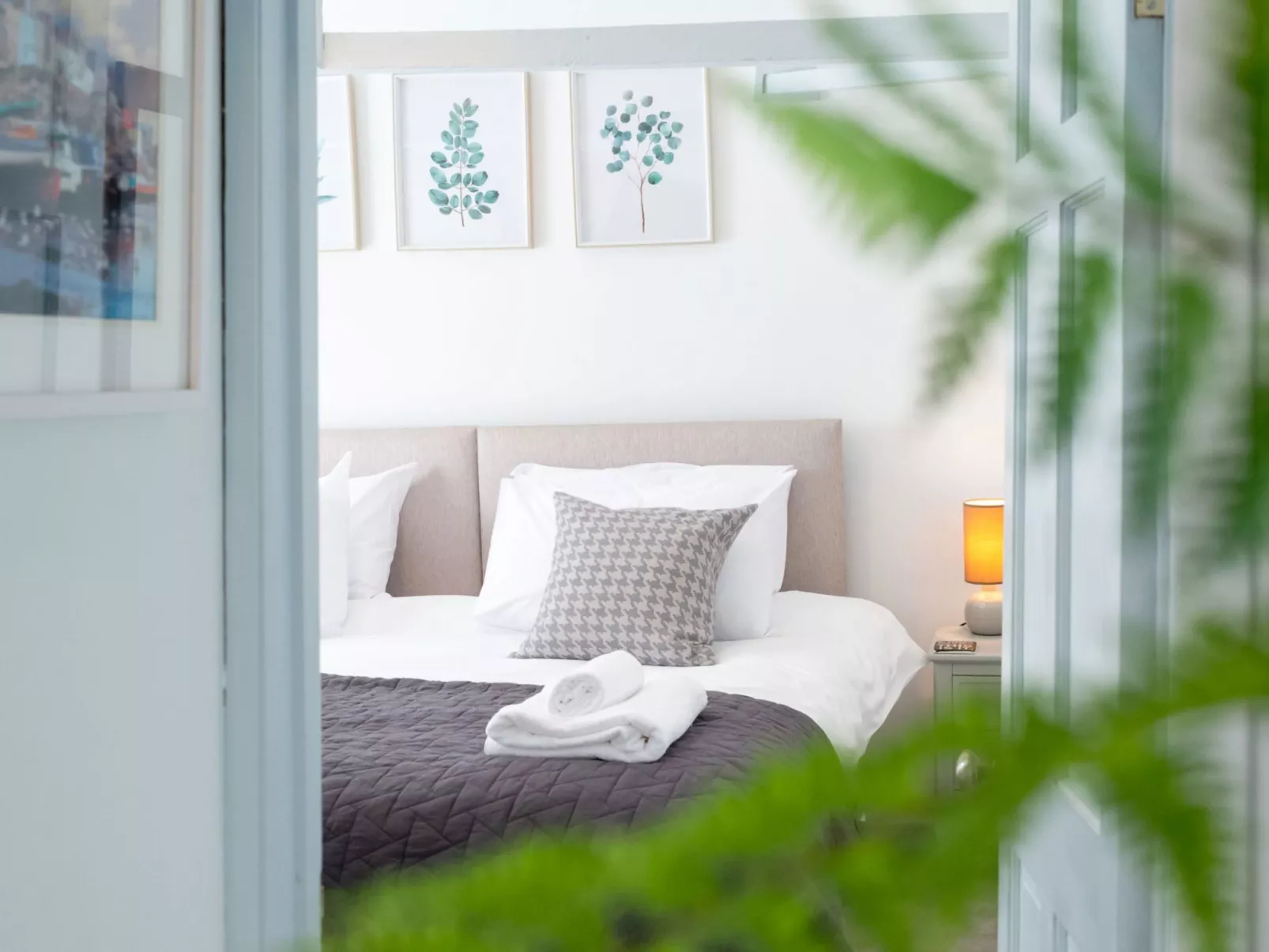 Issey Cottage-Inside