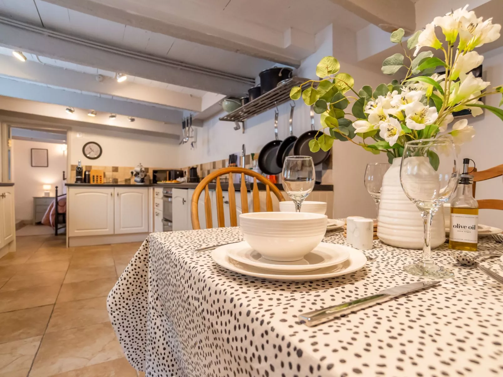 Issey Cottage-Inside