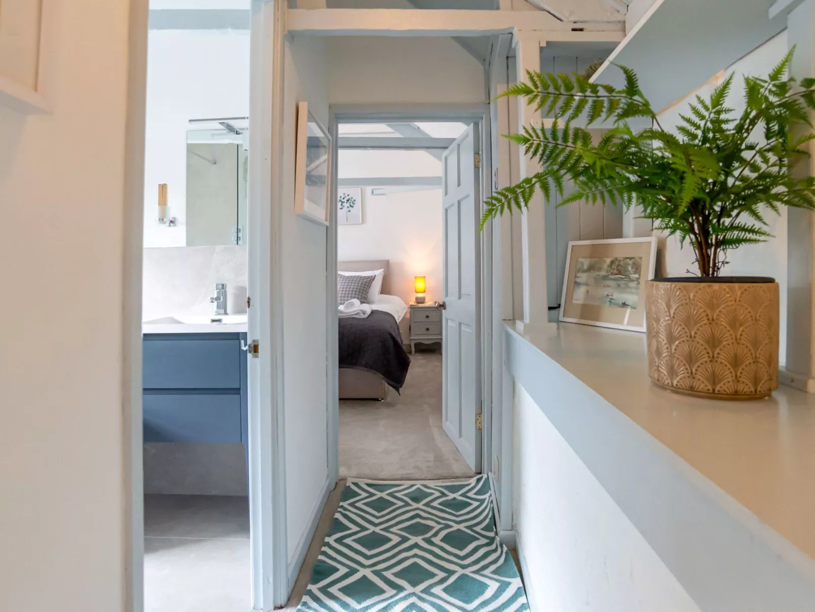 Issey Cottage-Inside