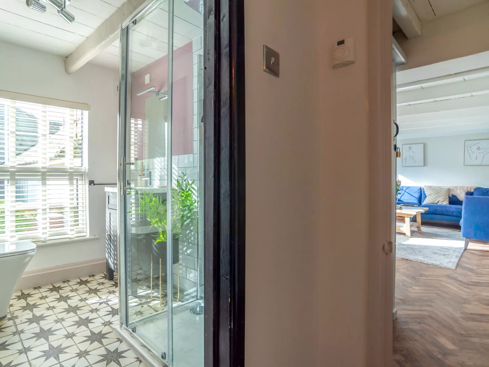 Issey Cottage-Inside