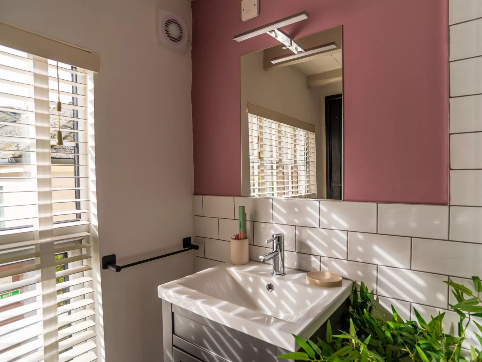 Issey Cottage-Inside