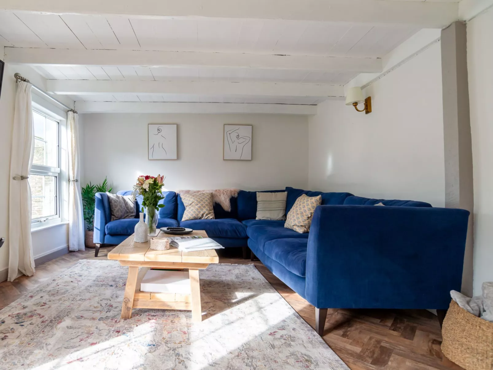 Issey Cottage-Inside