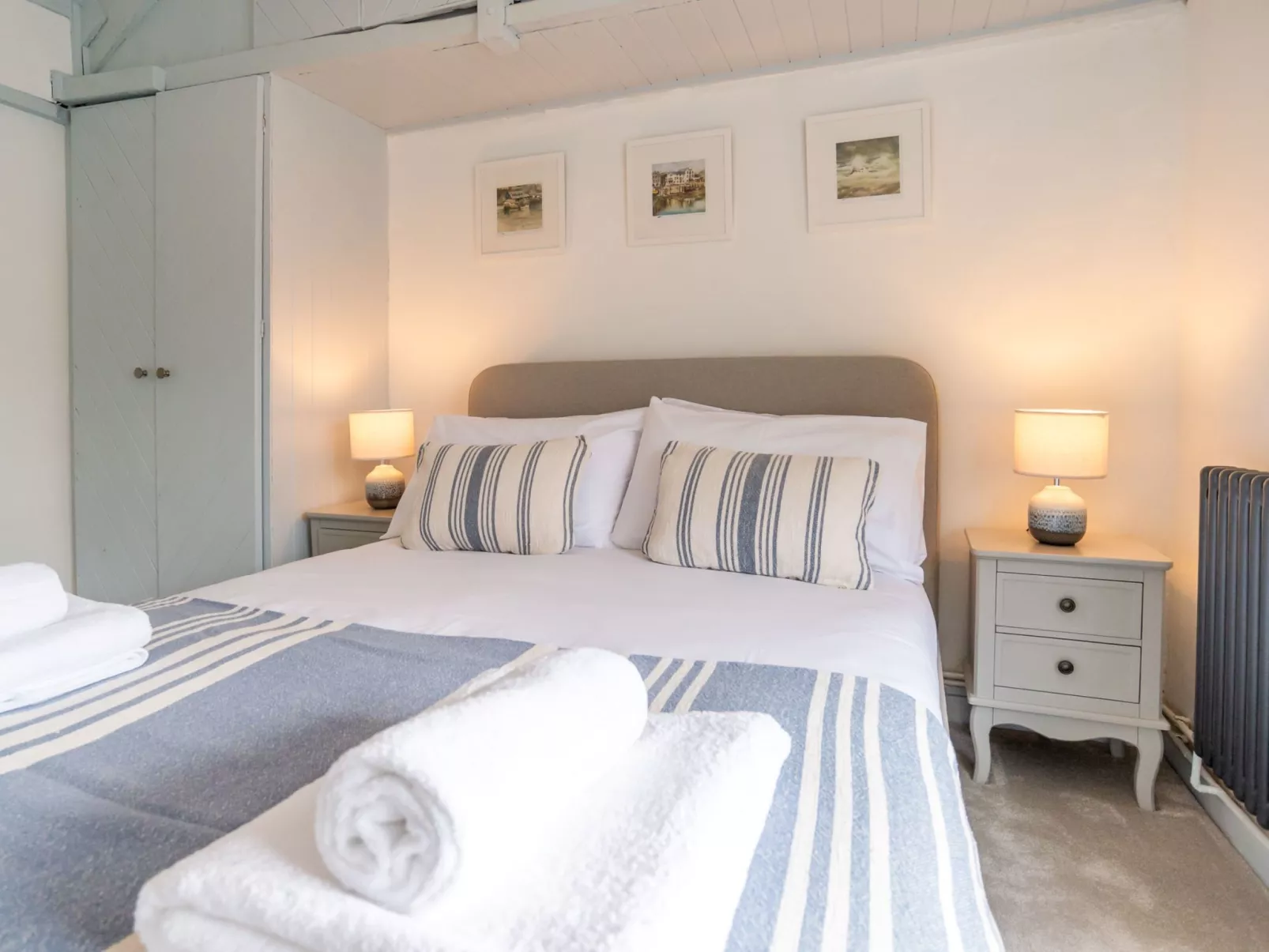 Issey Cottage-Inside