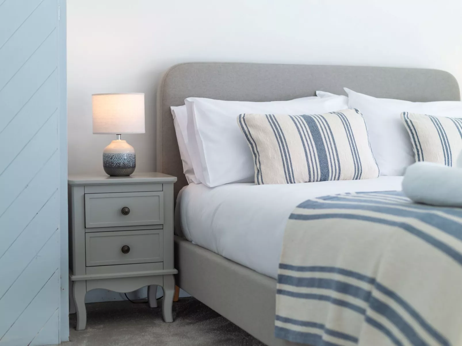 Issey Cottage-Inside