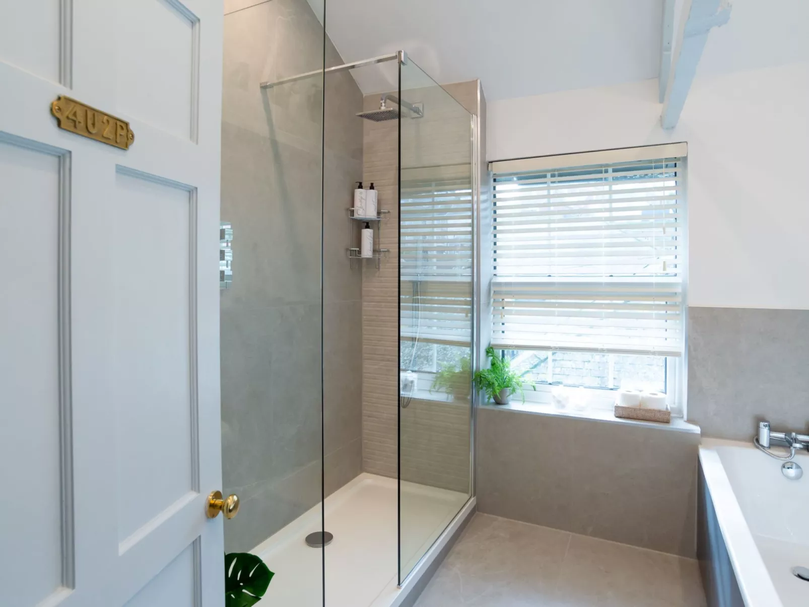 Issey Cottage-Inside