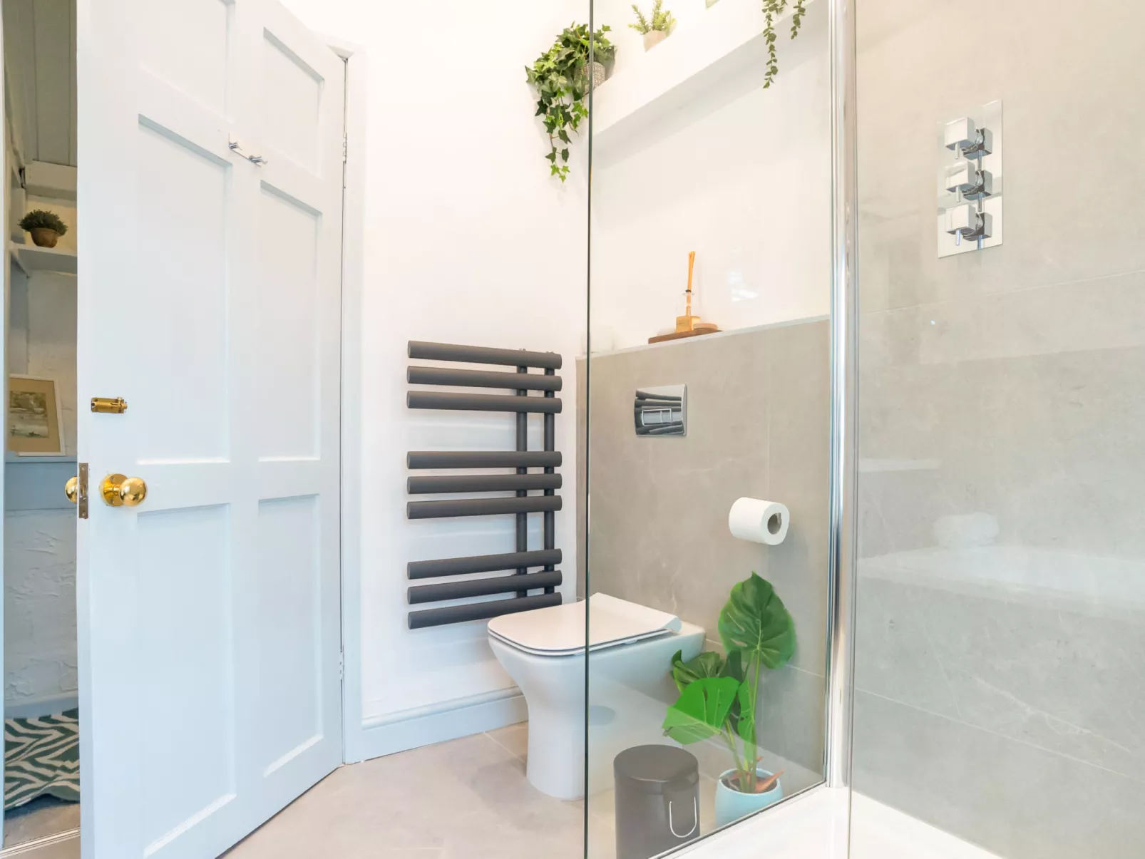 Issey Cottage-Inside