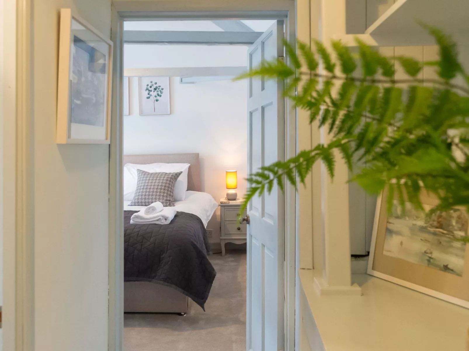 Issey Cottage-Inside