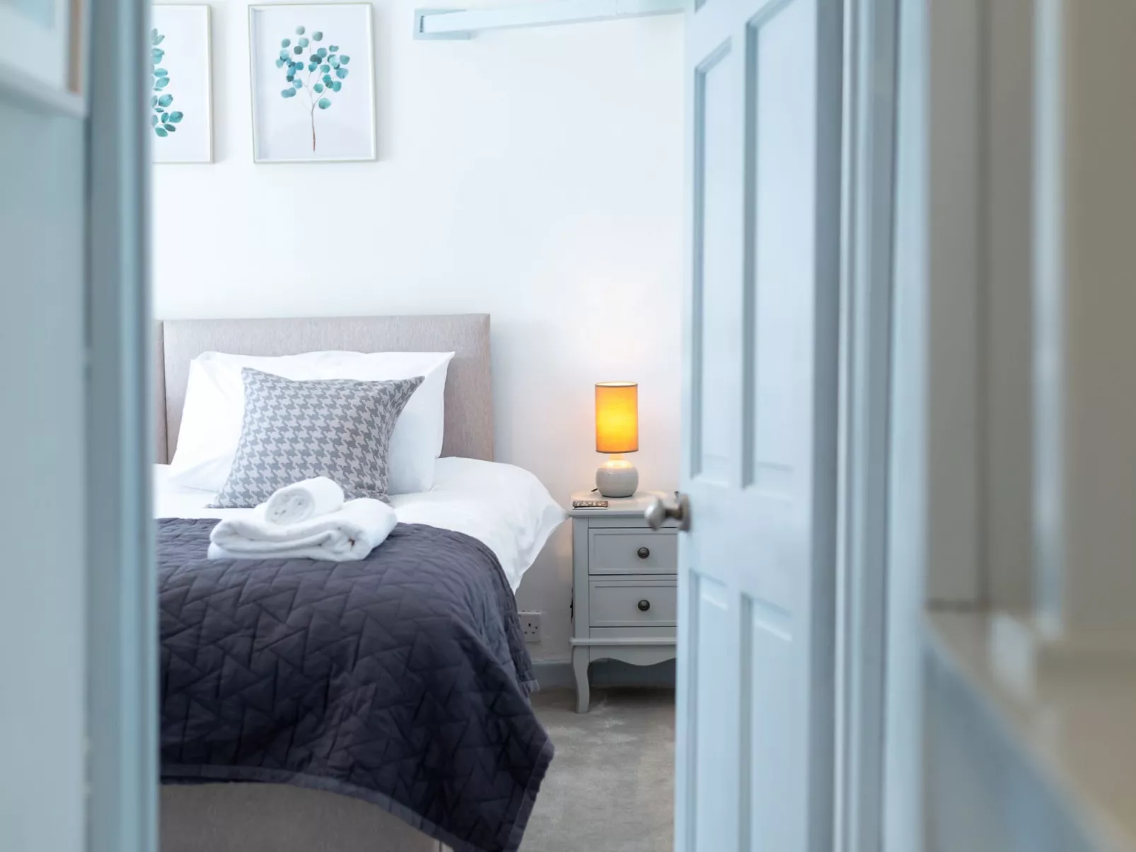 Issey Cottage-Inside