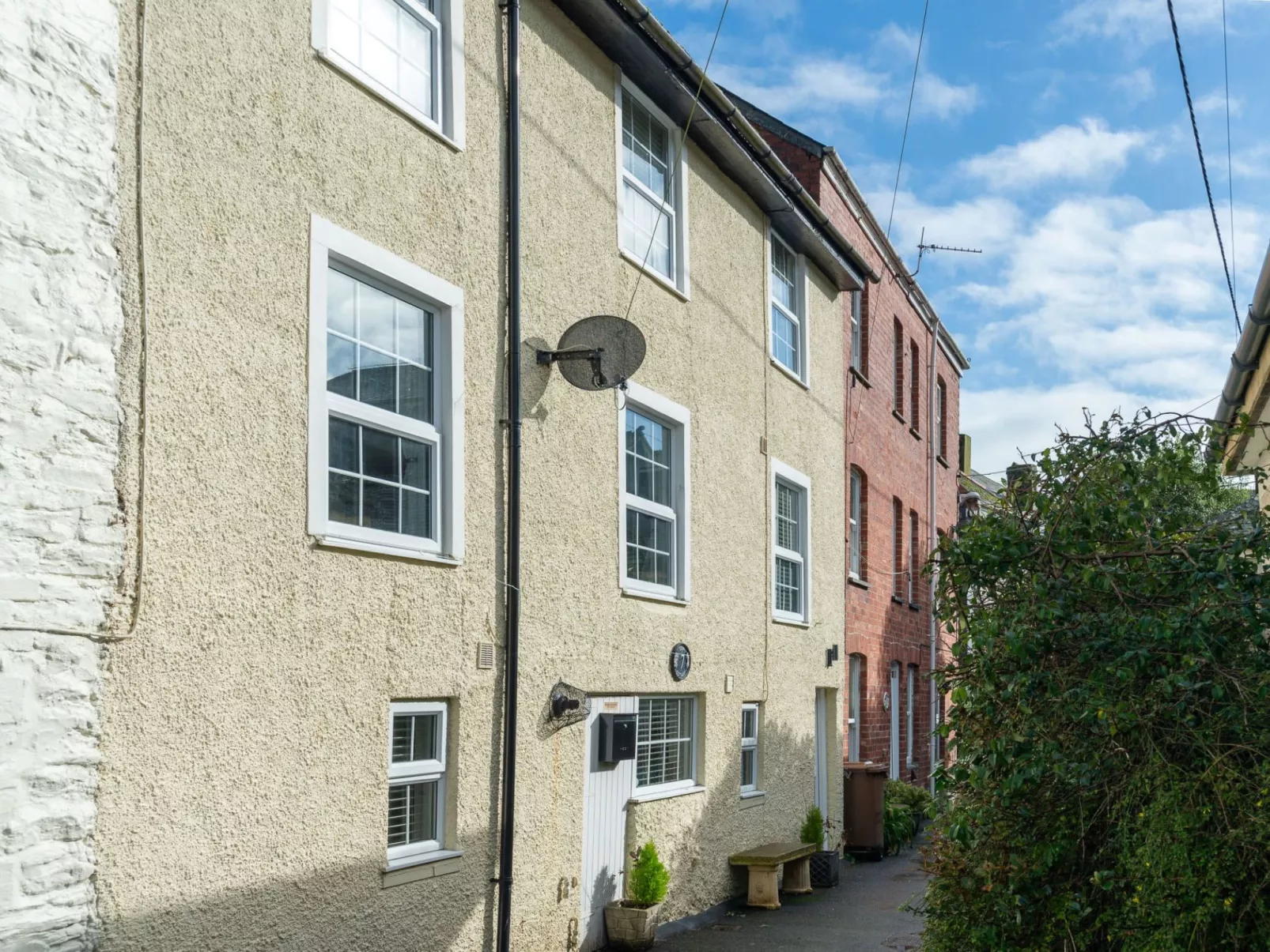 Issey Cottage-Outside