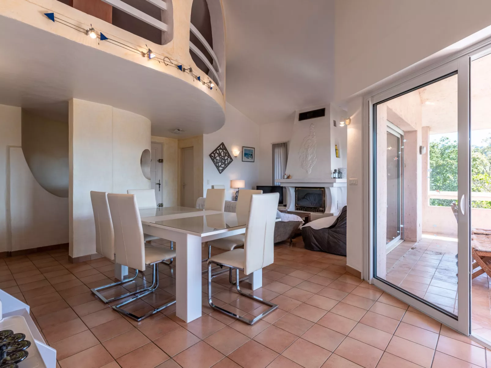Villa Di Fiori-Inside