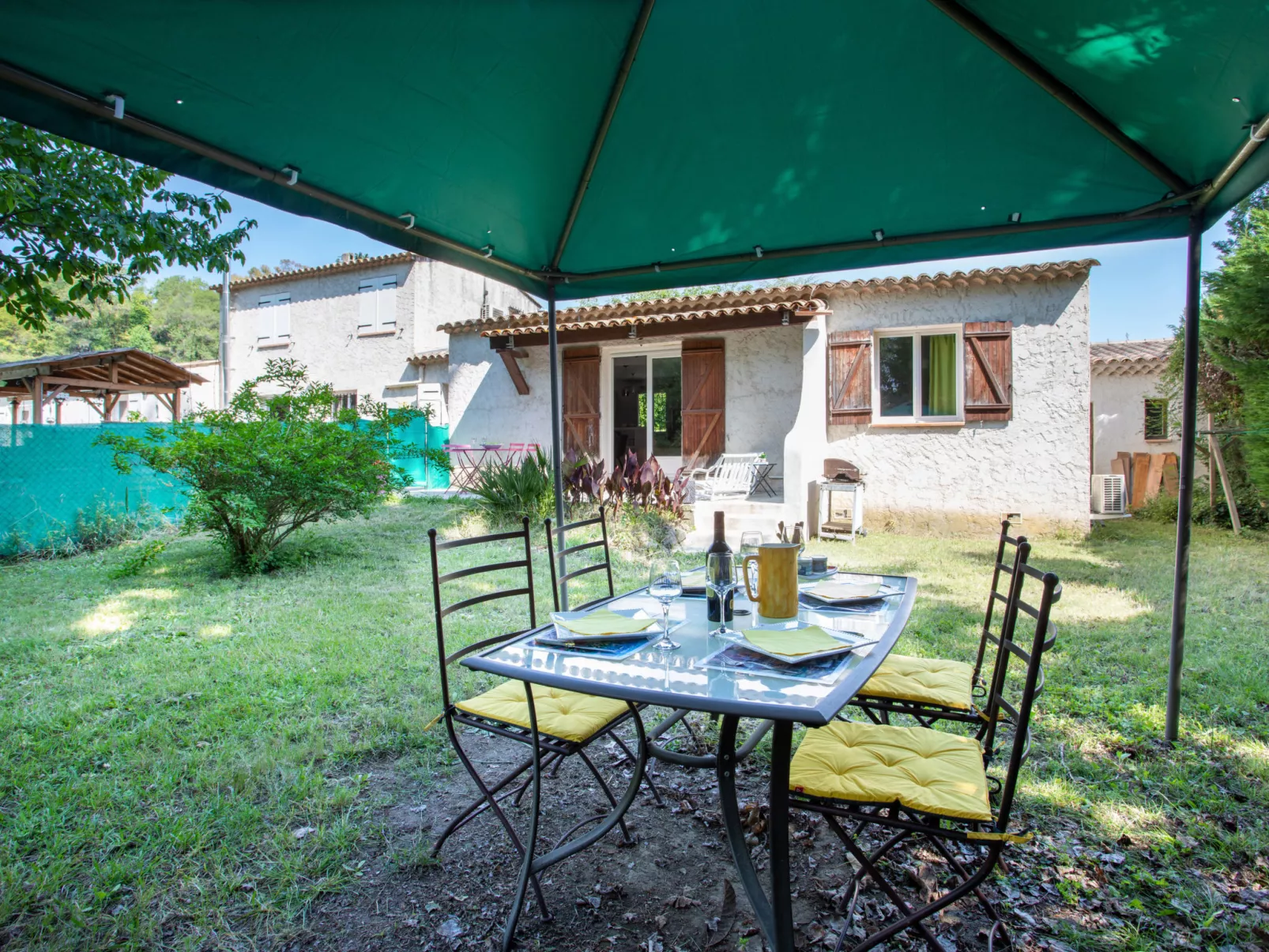 La Grenadière-Outside