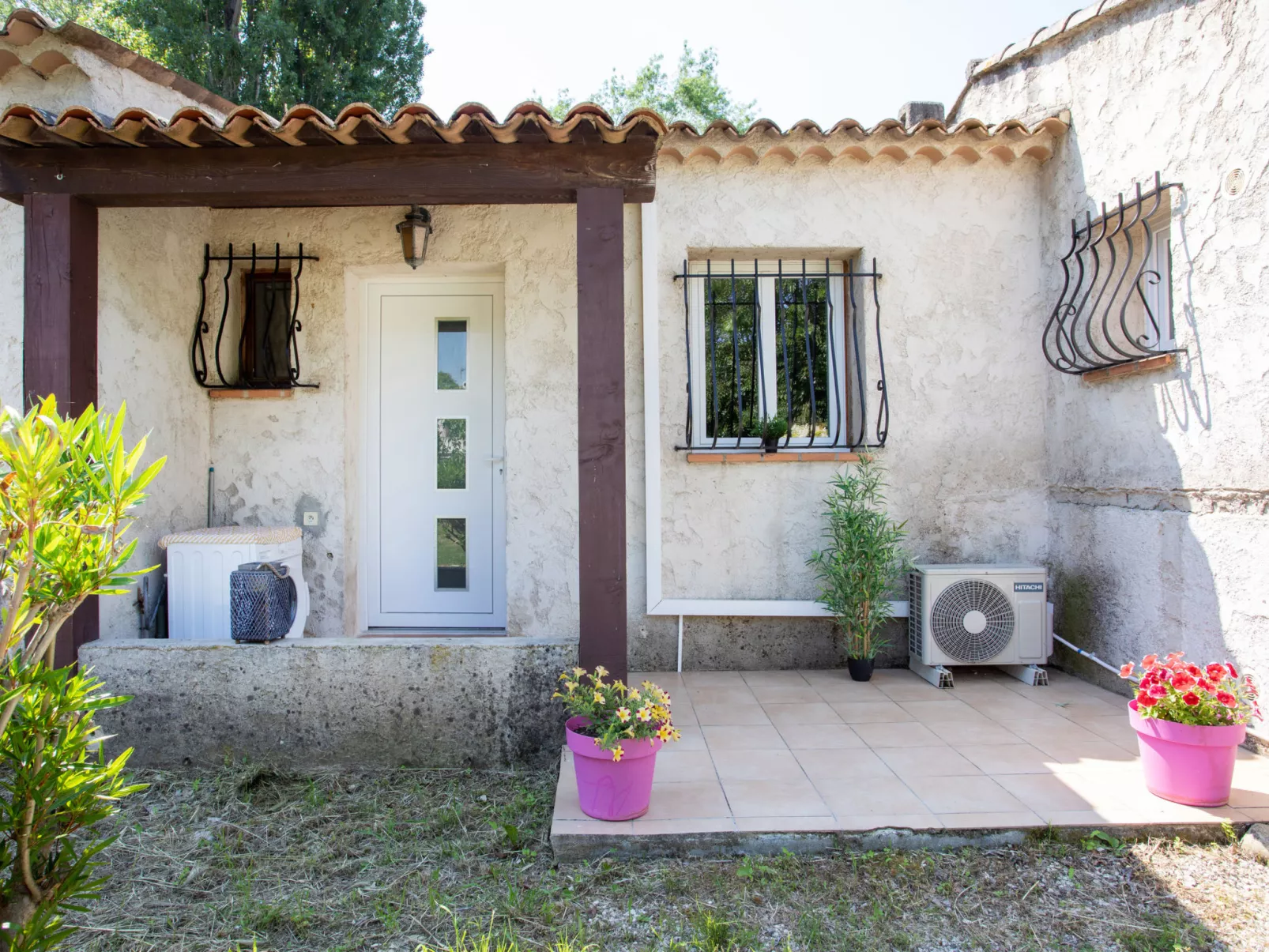 La Grenadière-Outside