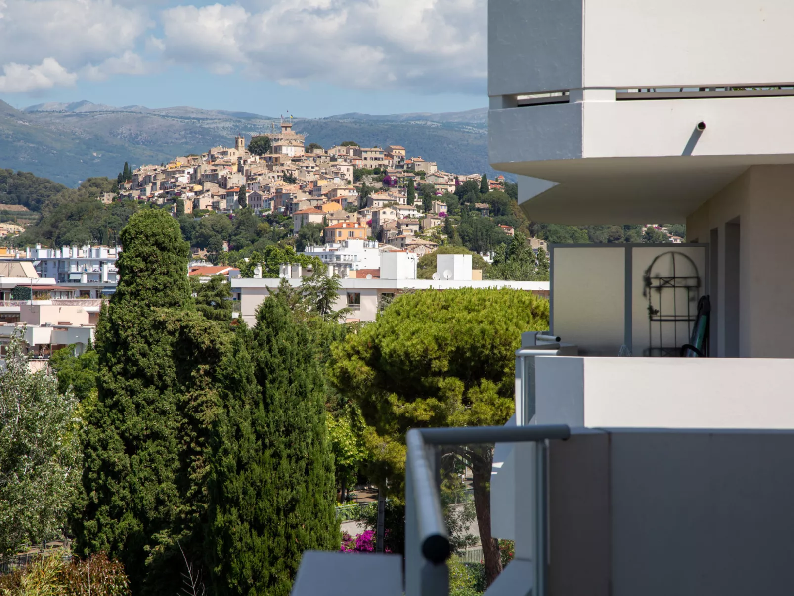 Rive de Cagnes-Outside