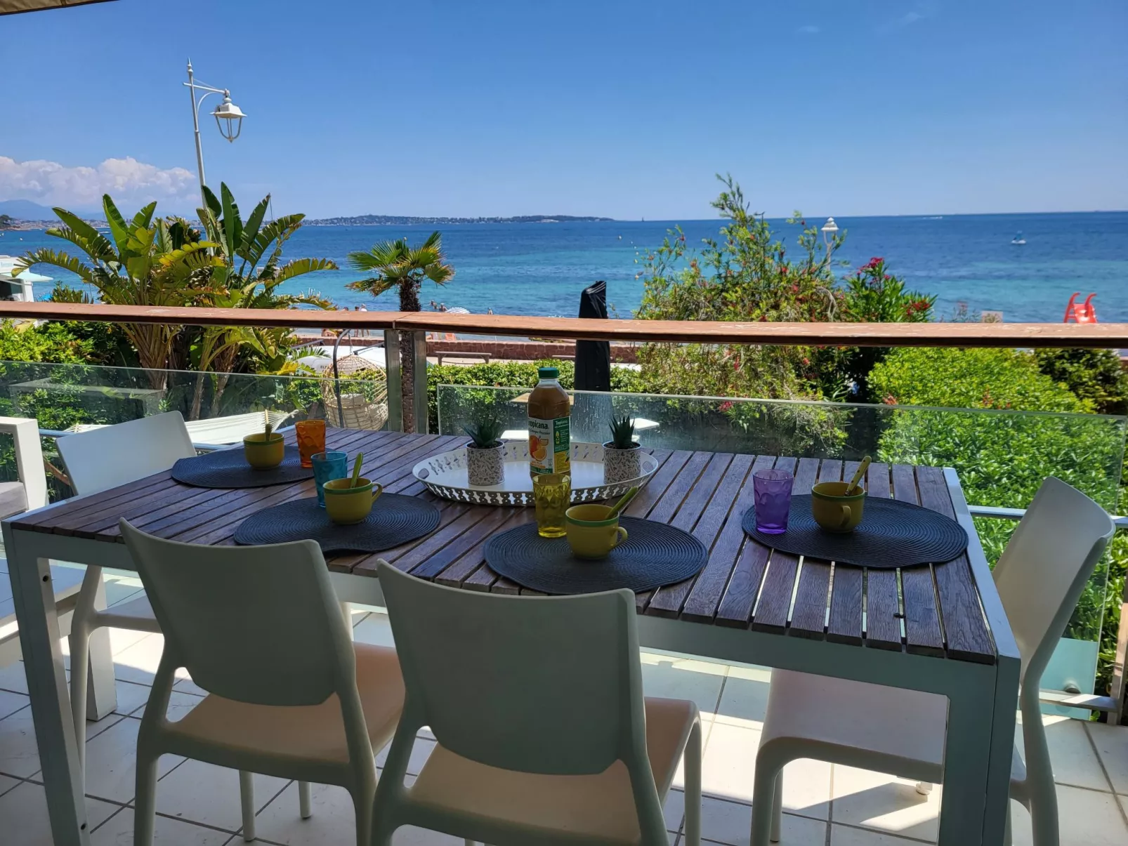 Cannes Bay