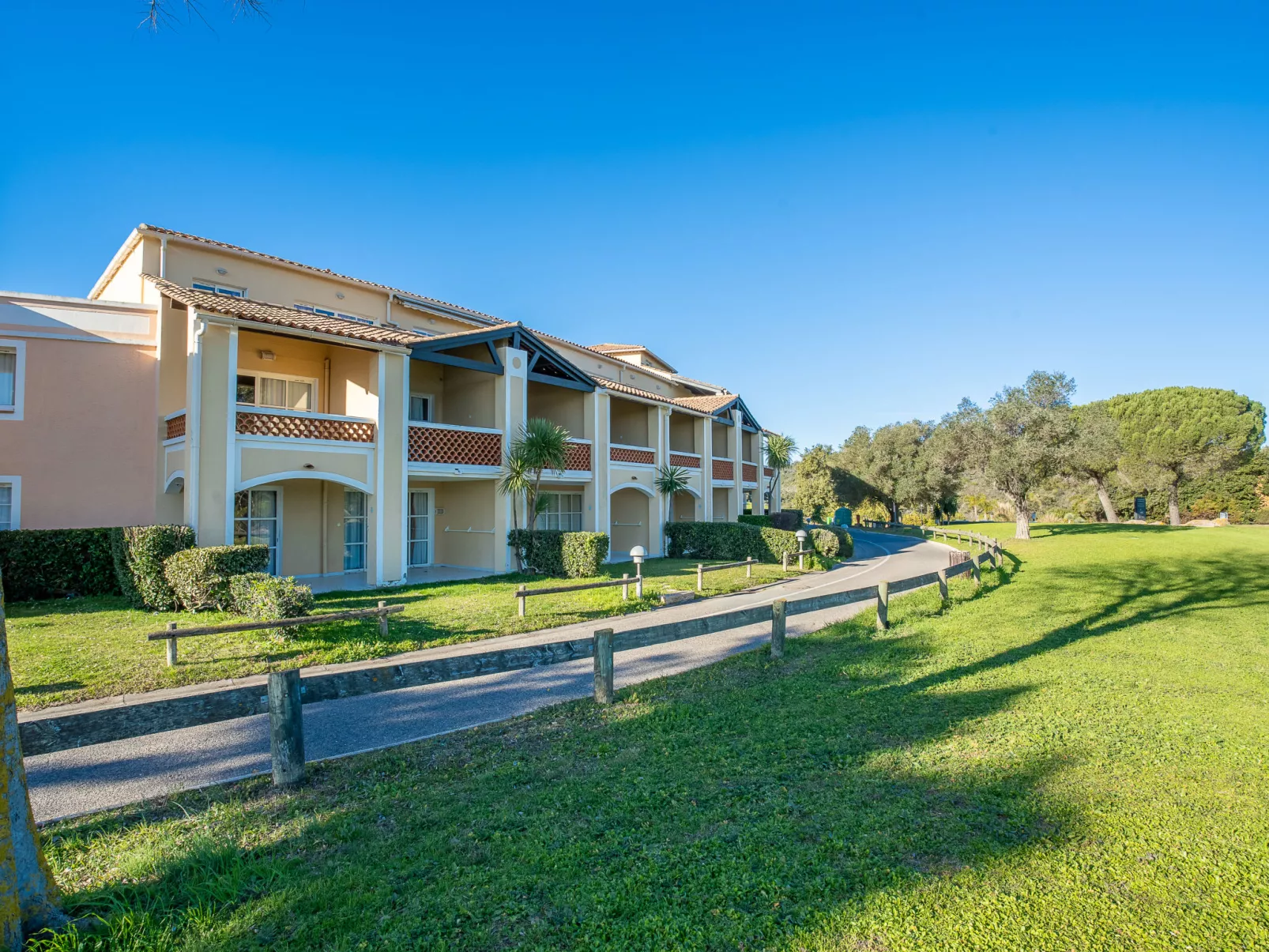 Cap Estérel - Le Hameau (Mini Villa 35)-Draußen